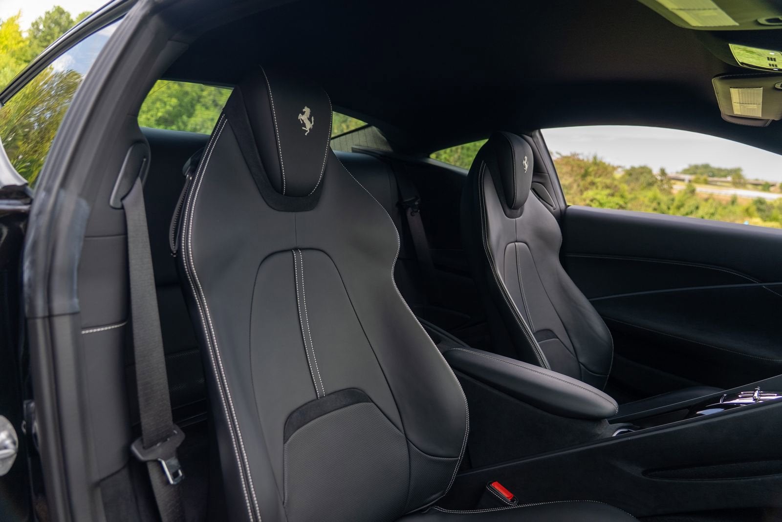 2022 Ferrari Roma Base