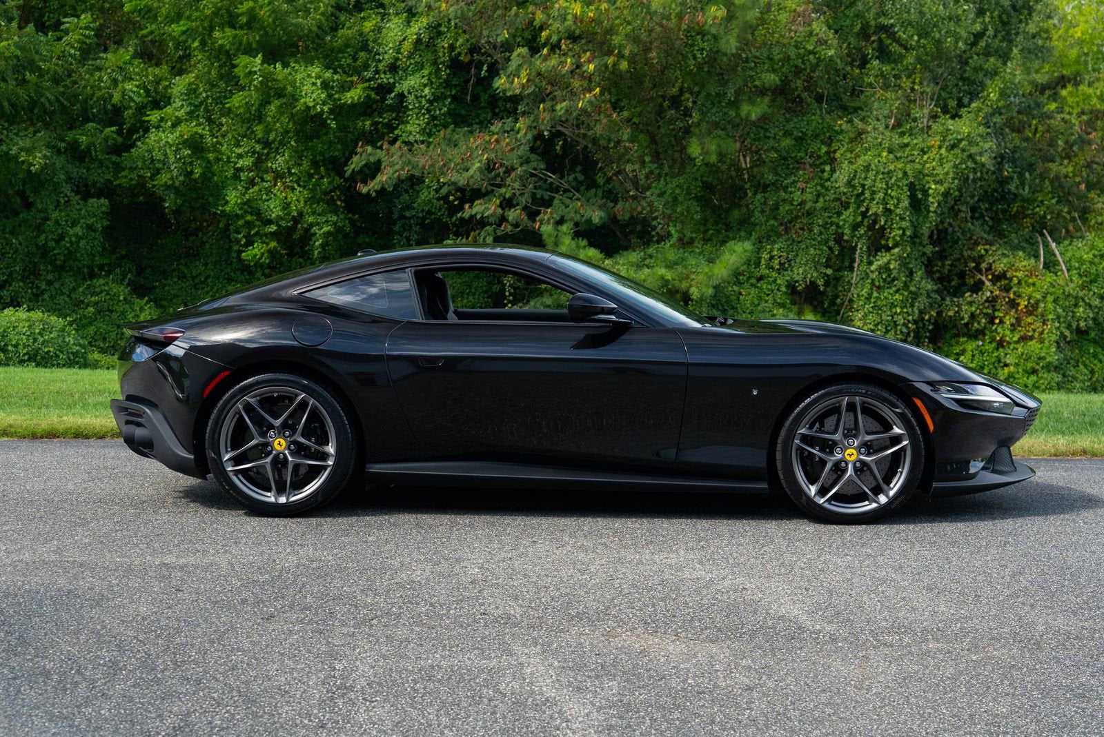 2022 Ferrari Roma Base