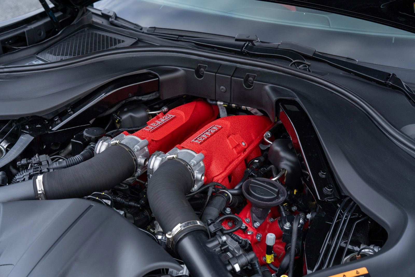 2022 Ferrari Roma Base