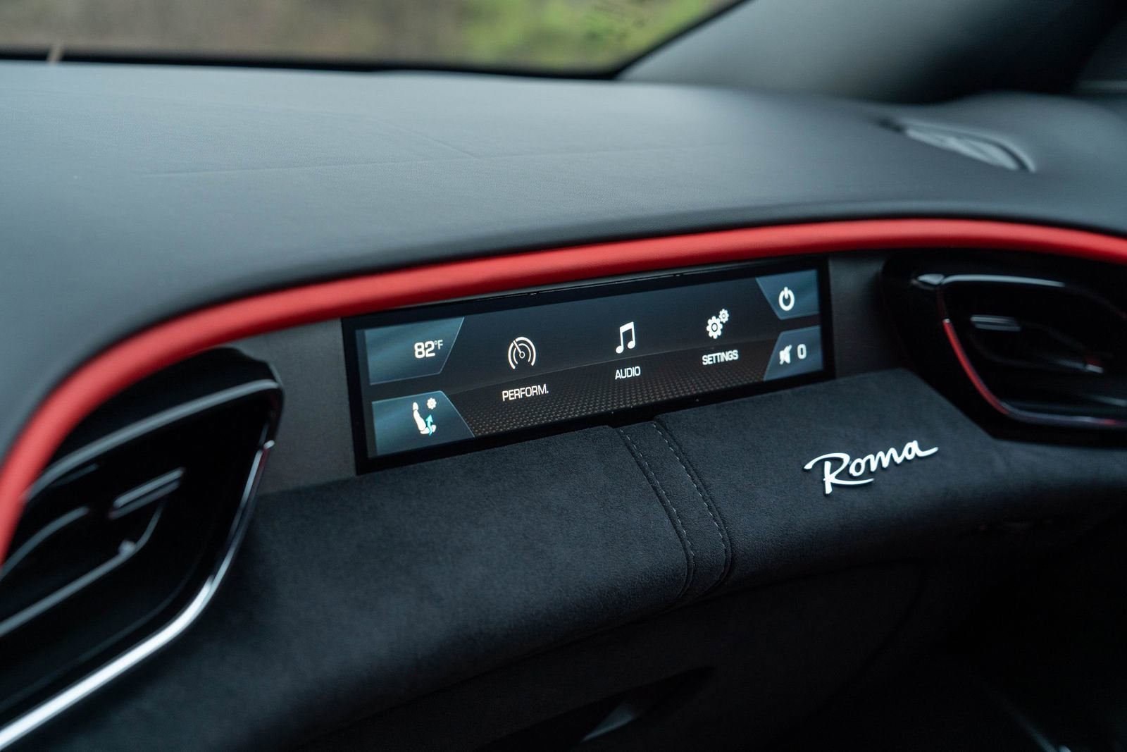 2022 Ferrari Roma Base