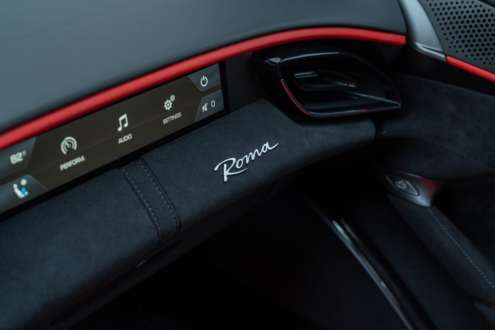 2022 Ferrari Roma Base