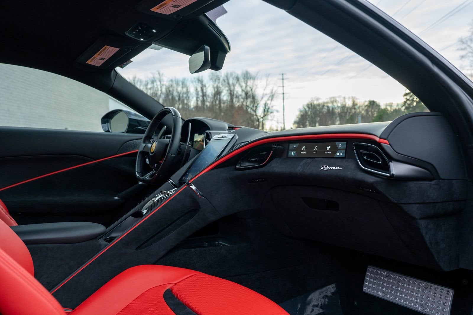 2022 Ferrari Roma Base