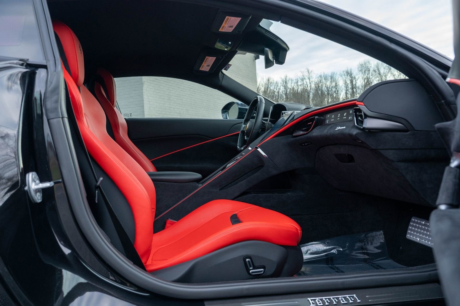 2022 Ferrari Roma Base