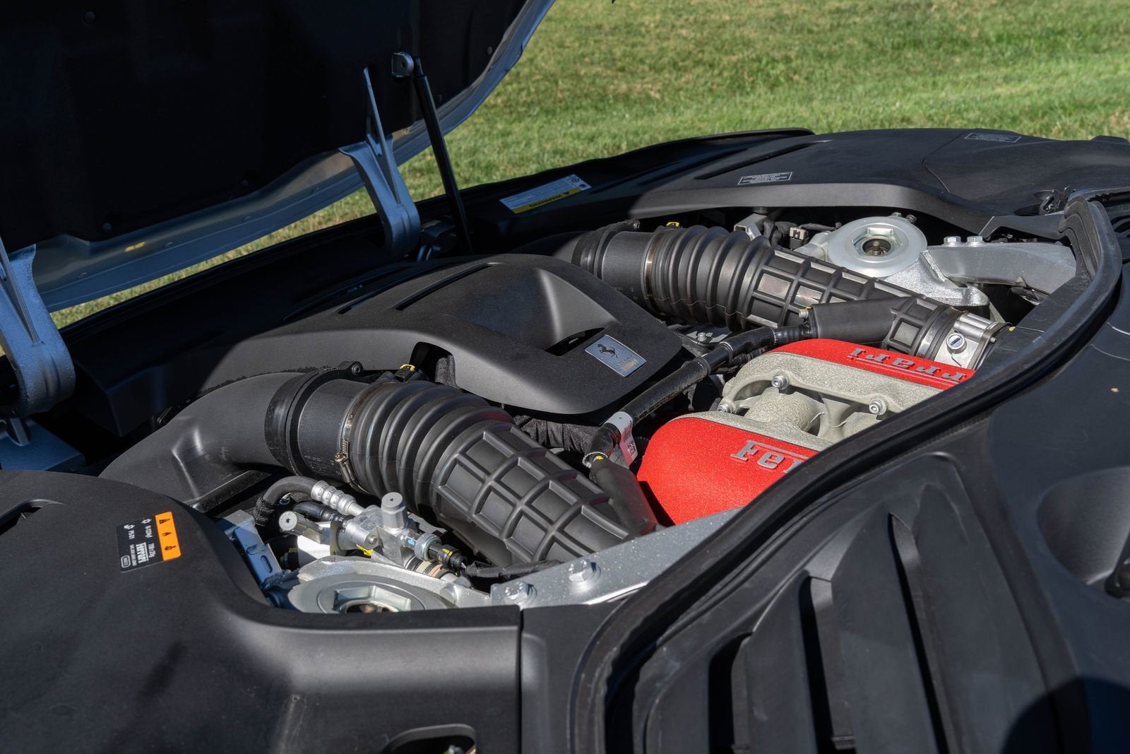 2025 Ferrari Purosangue Base