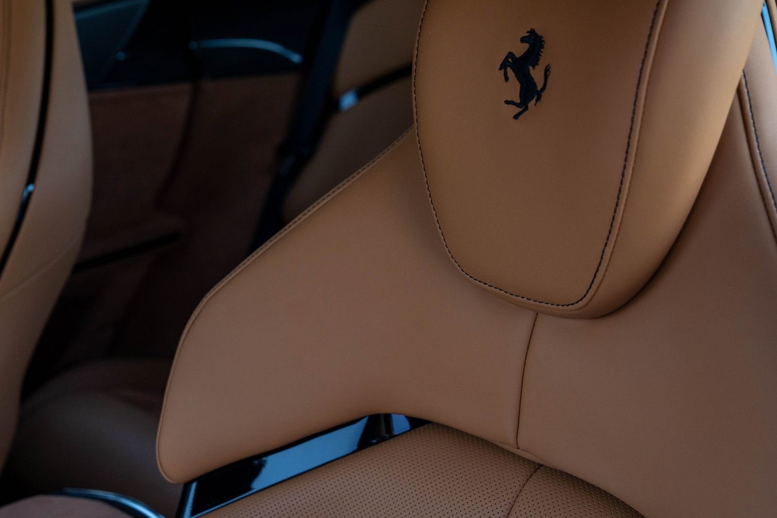 2025 Ferrari Purosangue Base