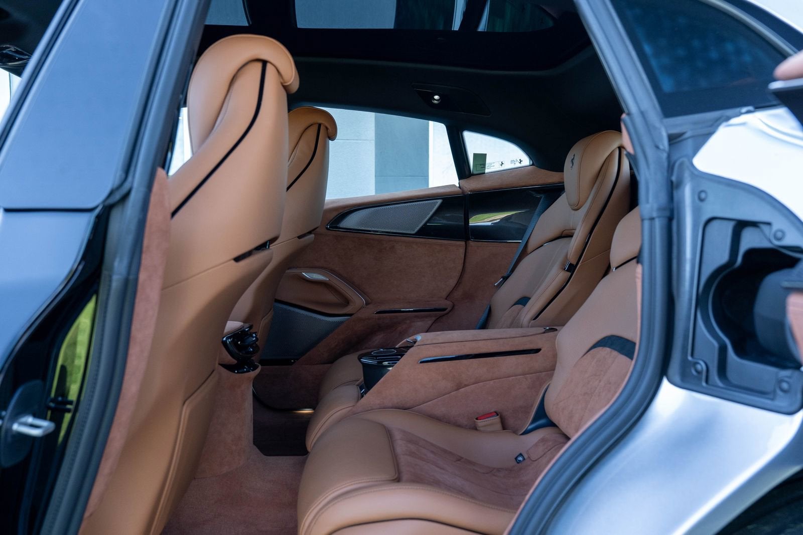 2025 Ferrari Purosangue Base