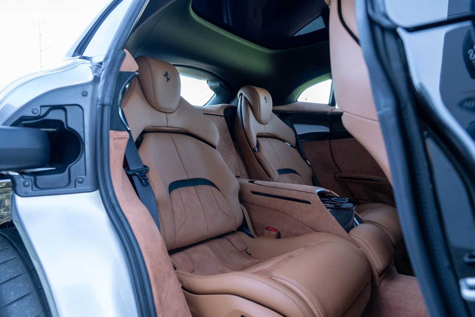 2025 Ferrari Purosangue Base