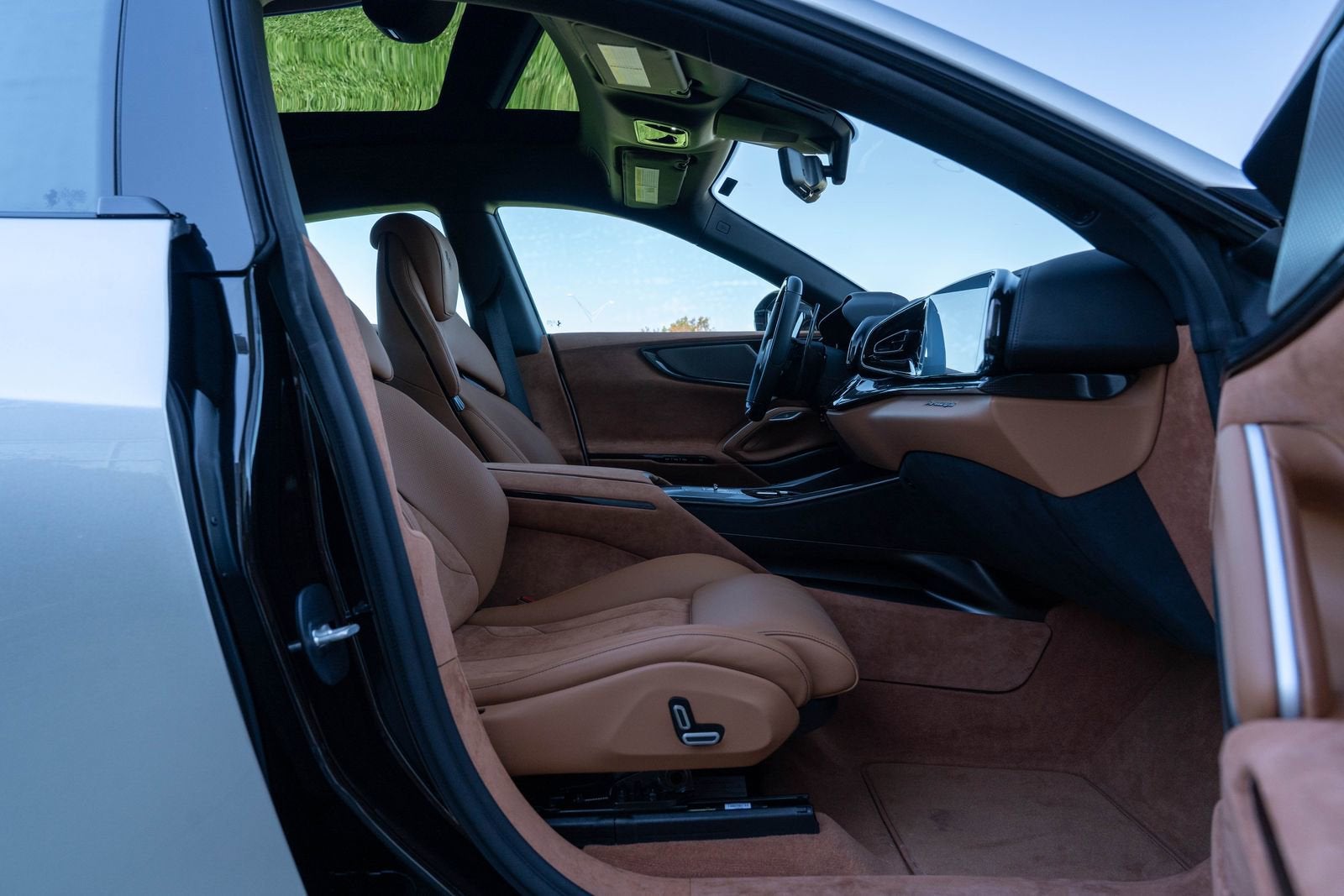 2025 Ferrari Purosangue Base