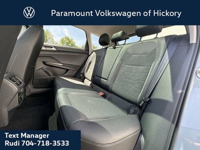 2025 Volkswagen Taos SE Black