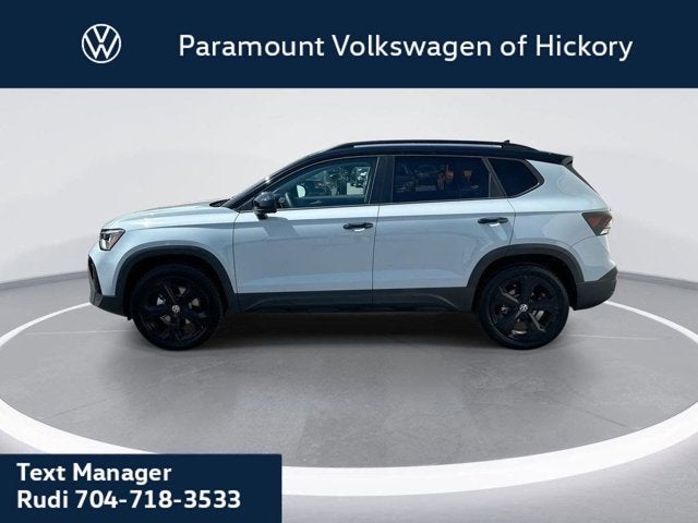 2025 Volkswagen Taos SE Black