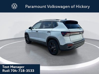 2025 Volkswagen Taos SE Black