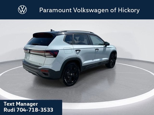 2025 Volkswagen Taos SE Black