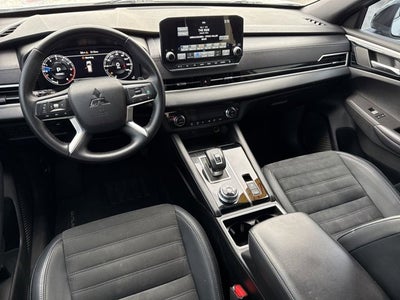 2023 Mitsubishi Outlander SE Black Edition