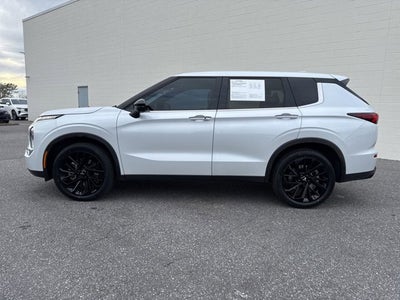2023 Mitsubishi Outlander SE Black Edition