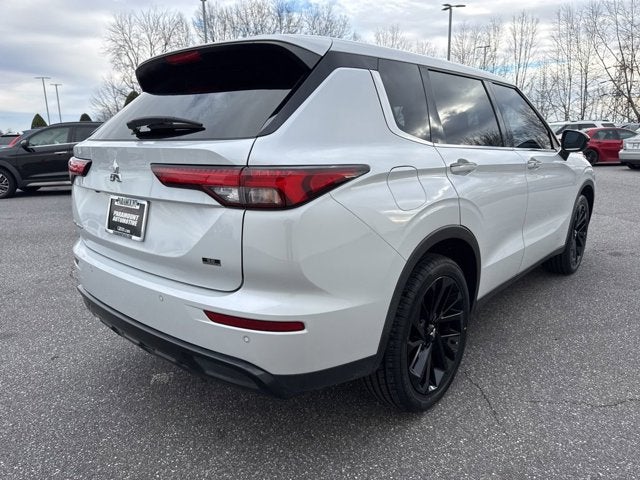 2023 Mitsubishi Outlander SE Black Edition