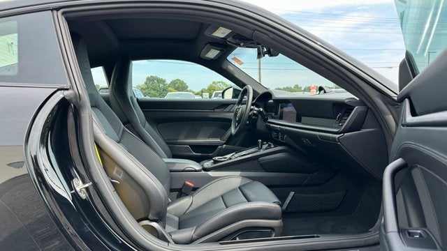 2025 Porsche 911 Carrera