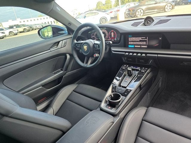 2025 Porsche 911 Carrera