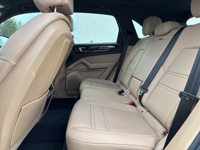 2023 Porsche Cayenne Base