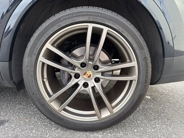 2023 Porsche Cayenne Base