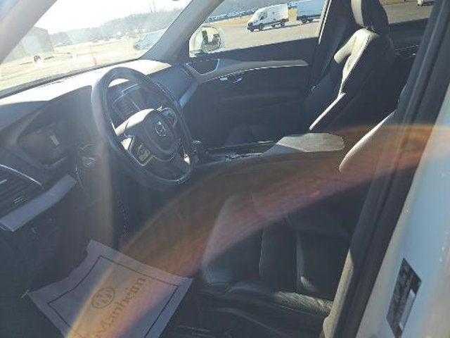 2022 Volvo XC90 Momentum