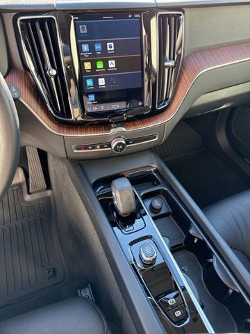 2024 Volvo XC60 Recharge Plug-In Hybrid Plus Dark Theme