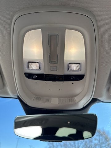 2024 Volvo XC60 Recharge Plug-In Hybrid Plus Dark Theme