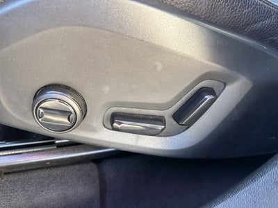 2024 Volvo XC60 Recharge Plug-In Hybrid Plus Dark Theme