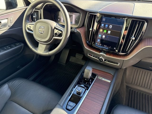 2024 Volvo XC60 Recharge Plug-In Hybrid Plus Dark Theme