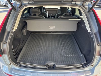 2023 Volvo XC60 Ultimate Dark Theme