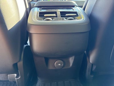 2023 Volvo XC60 Ultimate Dark Theme