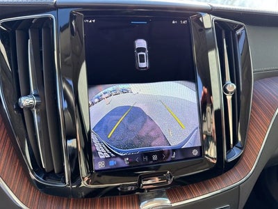 2023 Volvo XC60 Ultimate Dark Theme