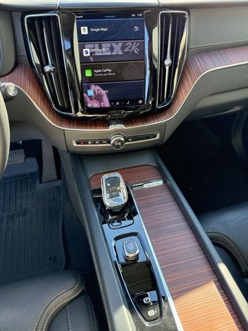 2023 Volvo XC60 Ultimate Dark Theme