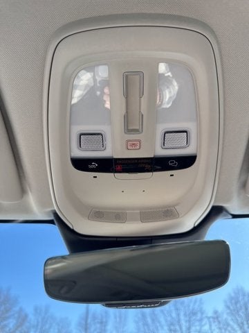 2023 Volvo XC60 Ultimate Dark Theme