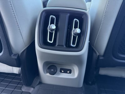 2024 Volvo XC40 Plus Bright Theme