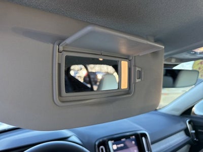 2024 Volvo XC40 Plus Bright Theme