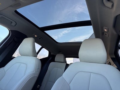 2024 Volvo XC40 Plus Bright Theme