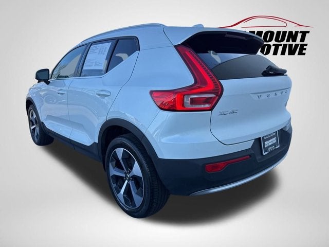 2024 Volvo XC40 Plus Bright Theme