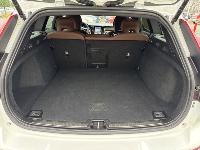 2025 Volvo V60 Cross Country Plus