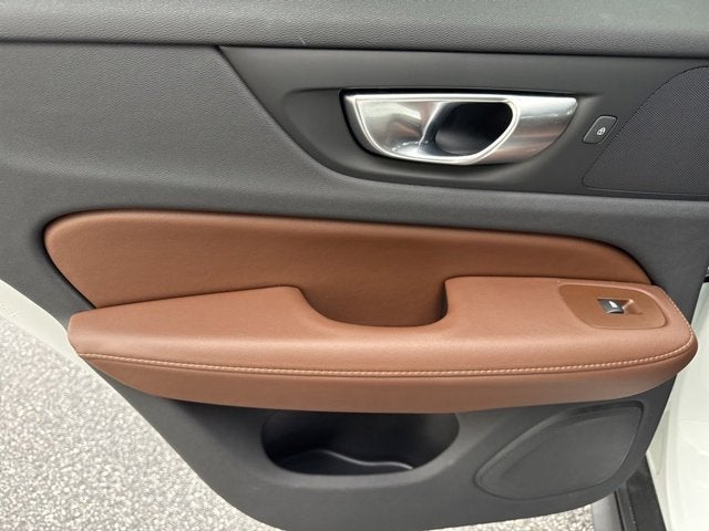 2025 Volvo V60 Cross Country Plus