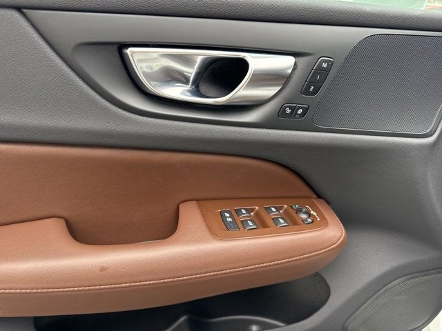 2025 Volvo V60 Cross Country Plus