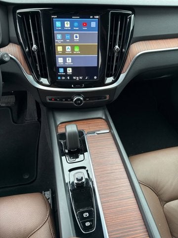 2025 Volvo V60 Cross Country Plus
