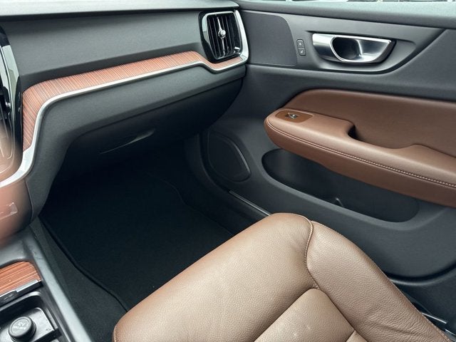 2025 Volvo V60 Cross Country Plus