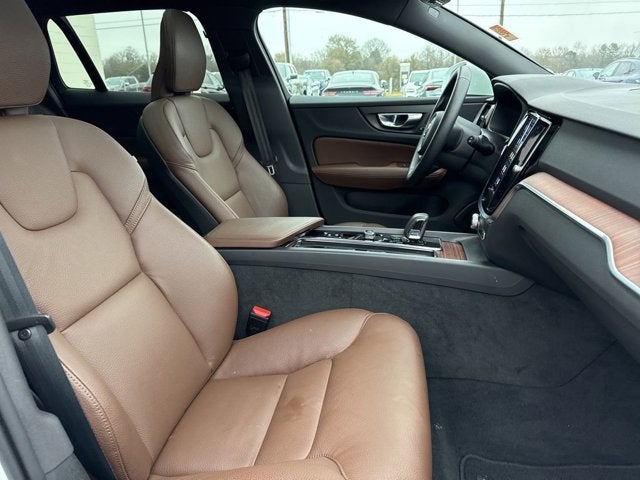 2025 Volvo V60 Cross Country Plus