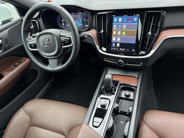 2025 Volvo V60 Cross Country Plus