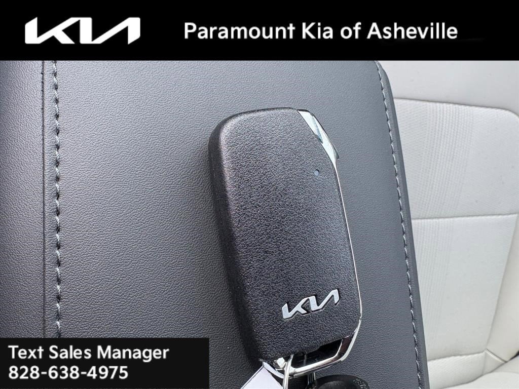 2025 Kia Niro EX Touring