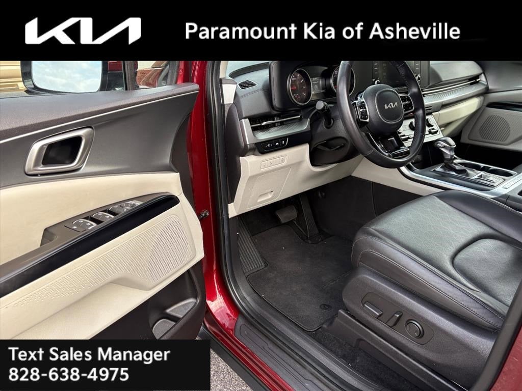 2024 Kia Carnival LX