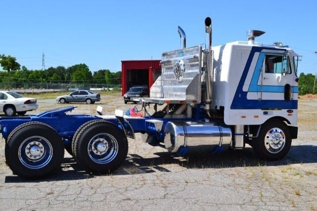 1972 PETERBILT 325M Base
